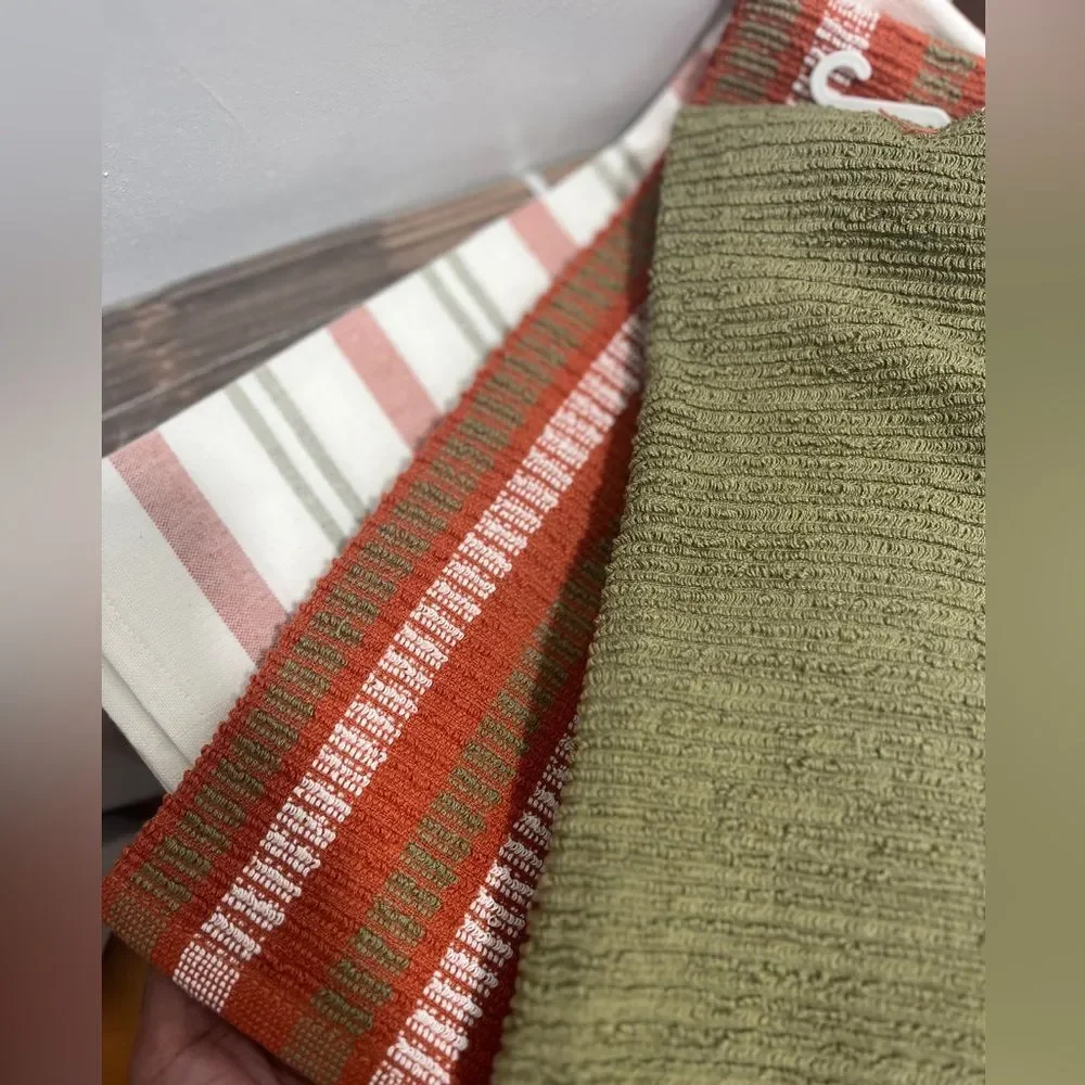 NWT stripes kitchen towels set